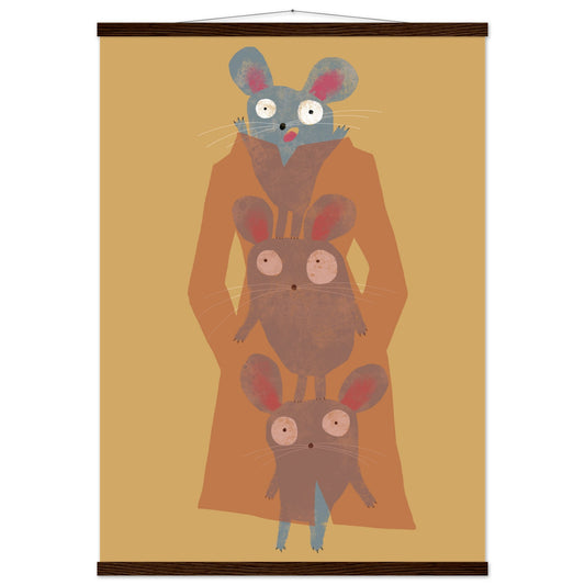 DIN A1 Poster mit magnetischen Leisten aus dunklem Holz zum Aufhängen, abgebildet ist eine Illustration von drei grauen Mäusen im Trenchcoat.